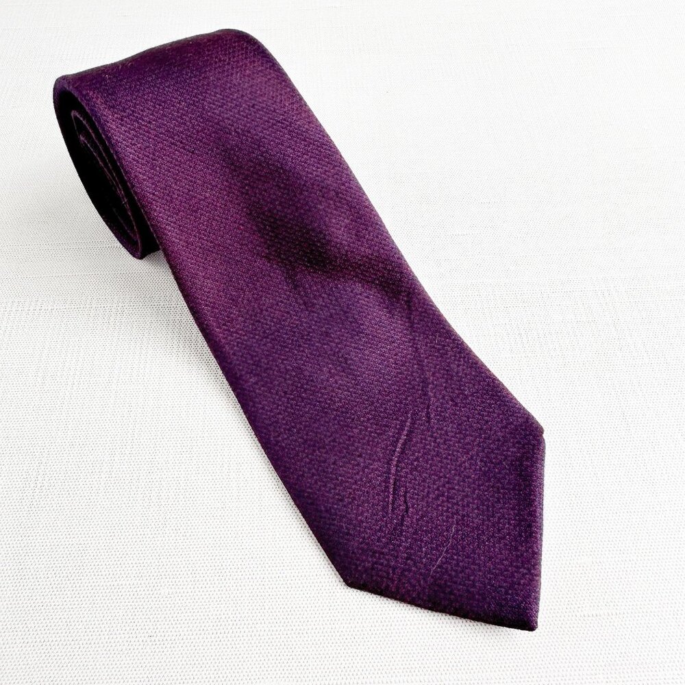 Calvin Klein Purple Textured Silk & Viscose Necktie 2 7/8" Wide x 58" Long